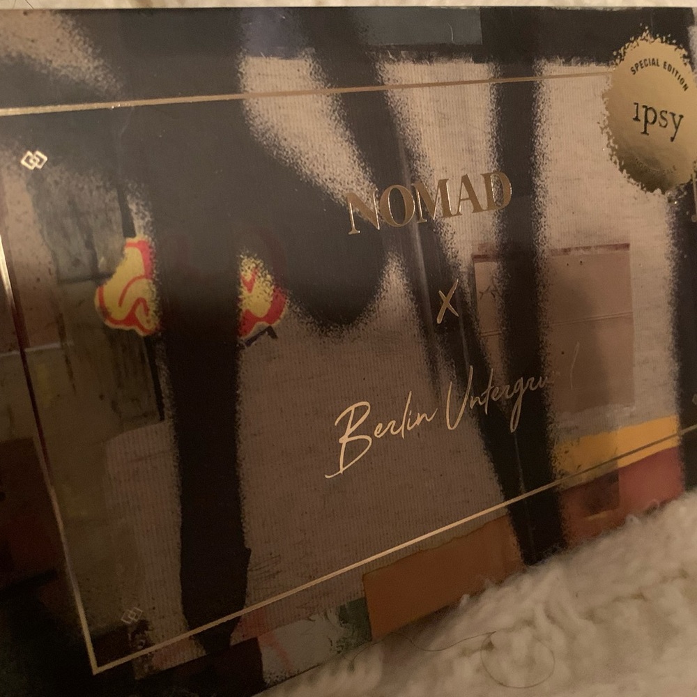 NOMAD COSMETICS X IPSY EYESHADOW PALETTE